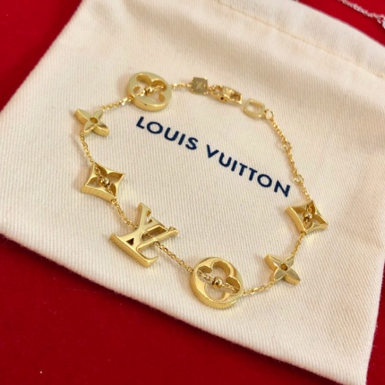 Louis Vuitton Bracelets in 124486