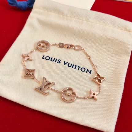 Louis Vuitton Bracelets in 124487