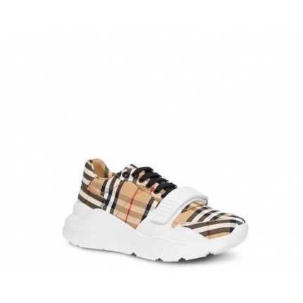 Burberry Sneakers For Men in 126785