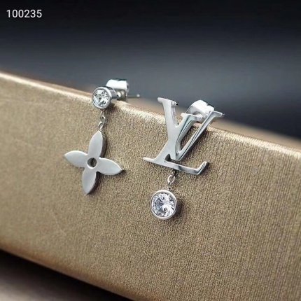 Louis Vuitton Earrings in 127262