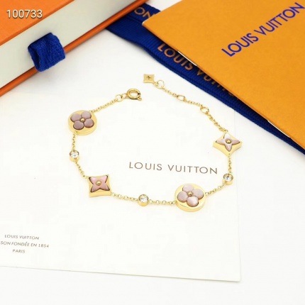 Louis Vuitton Bracelets in 127272