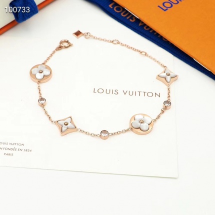 Louis Vuitton Bracelets in 127275