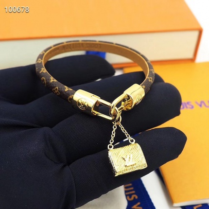 Louis Vuitton Bracelets in 127284