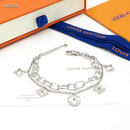 Louis Vuitton Bracelets in 127294