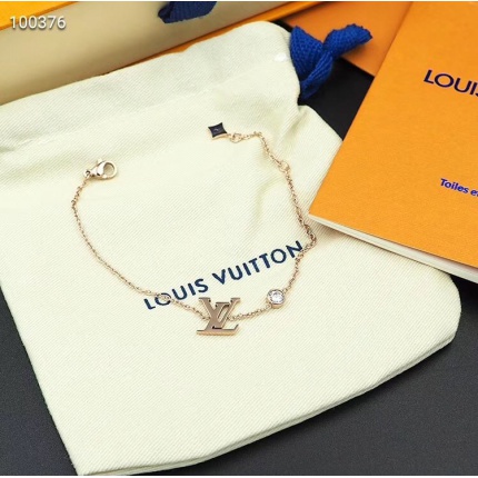 Louis Vuitton Bracelets in 127302
