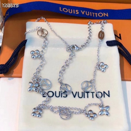 Louis Vuitton Necklace in 127314