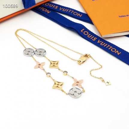 Louis Vuitton Necklace in 127317
