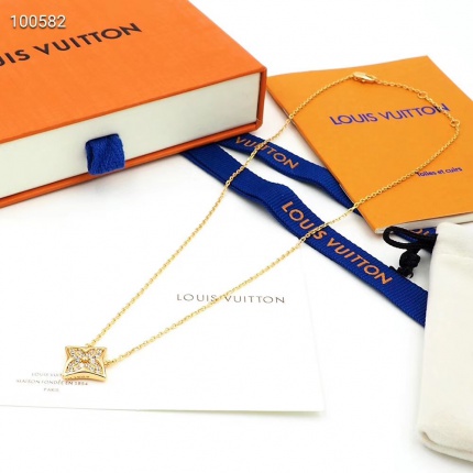 Louis Vuitton Necklace in 127318