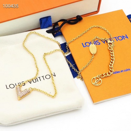 Louis Vuitton Necklace in 127325
