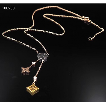 Louis Vuitton Necklace in 127327