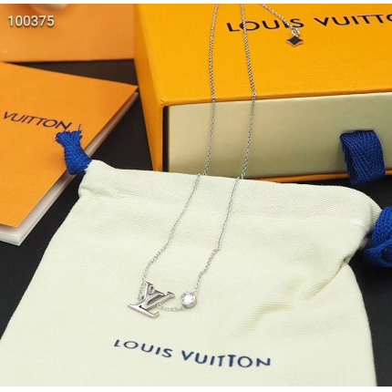 Louis Vuitton Necklace in 127328