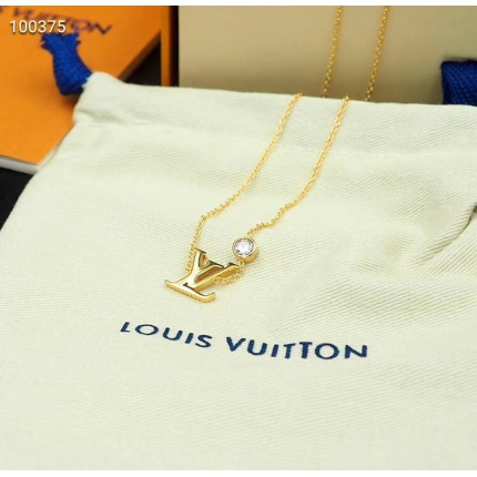 Louis Vuitton Necklace in 127329