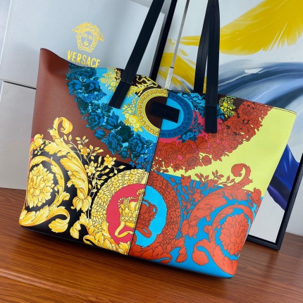 New Arrivals Versace high quality Handbags in 127455