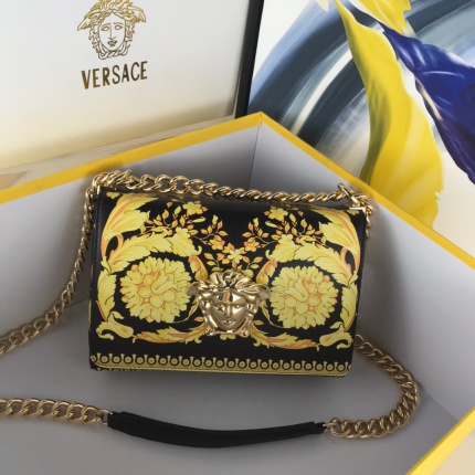New Arrivals Versace high quality Handbags in 127457