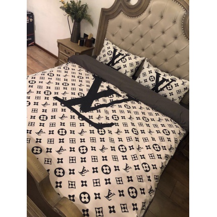 Louis Vuitton Bed Sheets in 127797