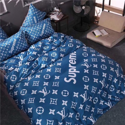 Louis Vuitton Bed Sheets in 127801