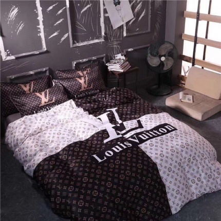 Louis Vuitton Bed Sheets in 127803