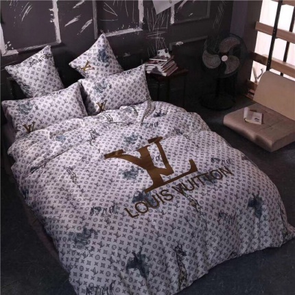 Louis Vuitton Bed Sheets in 127804