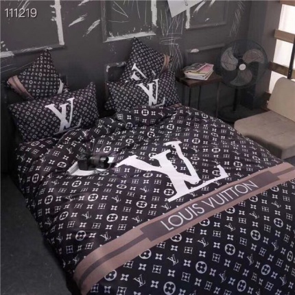 Louis Vuitton Bed Sheets in 127805