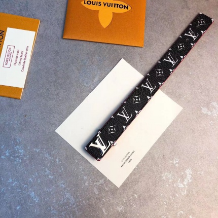 Louis Vuitton Bracelets in 129010