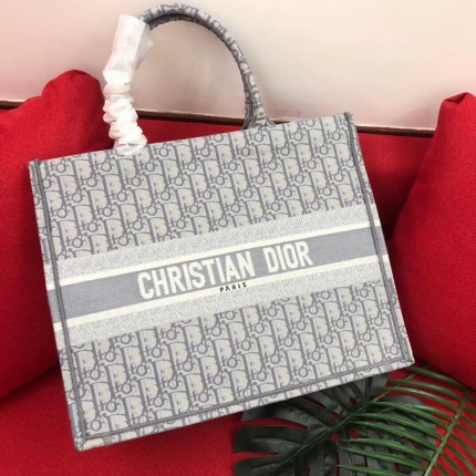 Dior AAA Quality Handbags in 129232