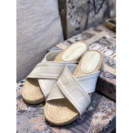 New Arrivals Dior Slippers For Women in 129255