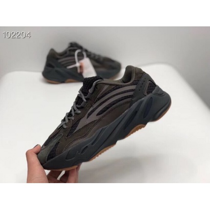 Adidas Yezzy 700 V2 Sneakers for Men in 129332