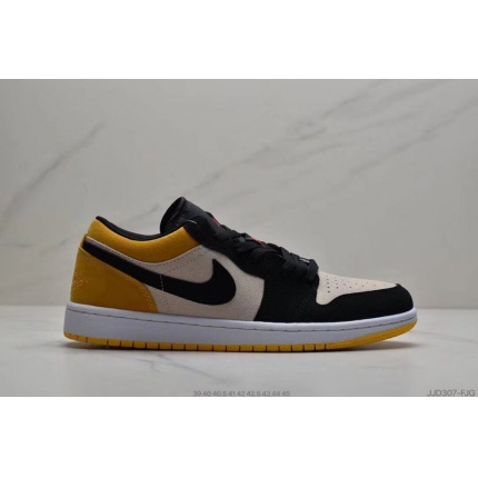 Nike Air Jordan 1 Low Sneakers in 129340