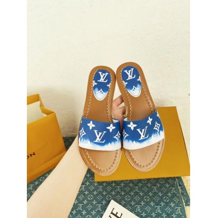 Louis Vuitton Slippers For Women in 129395
