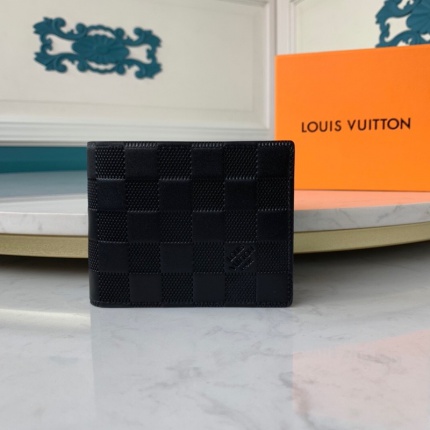 Louis Vuitton AAA Quality Wallets in 129577