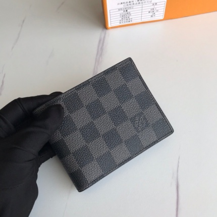 Louis Vuitton AAA Quality Wallets in 129584