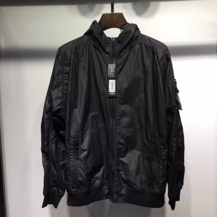 New Arrivals Stone Island Thin Jackets For Men in 129974