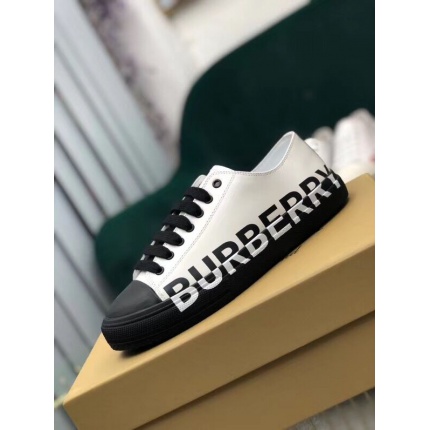 Burberry Sneakers For Men in 130178