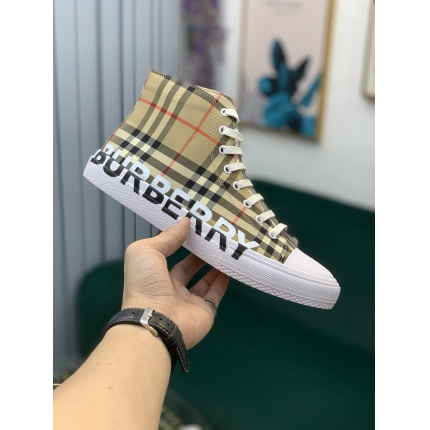 Burberry Sneakers For Men in 130502