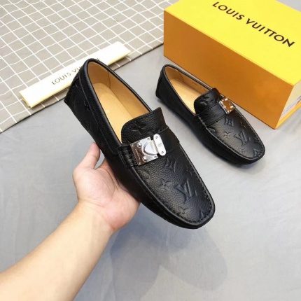 New Arrivals Louis Vuitton top quality Leather Loafers For Men in 131191