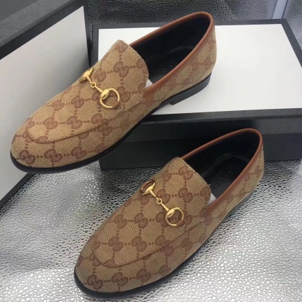 Gucci Loafers For Men in 131354