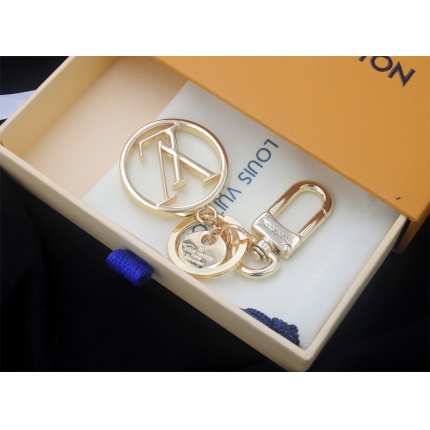 Louis Vuitton  Keychain in 132420