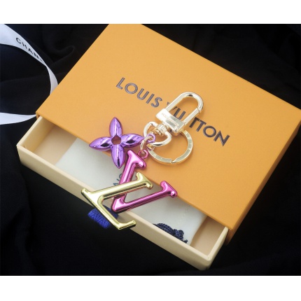 Louis Vuitton  Keychain in 132422