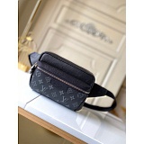 AAA quality Louis Vuitton Shoulder Bags For Men in 132455