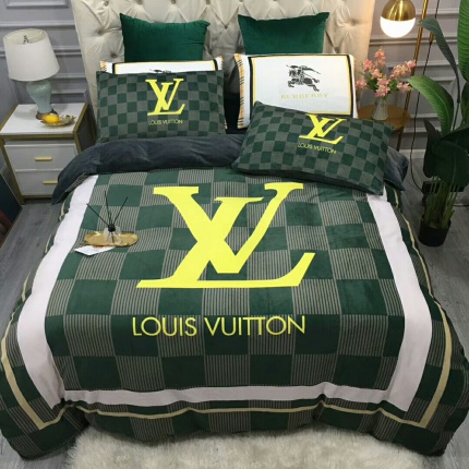 Louis Vuitton AAA Bed Sheets in 132721