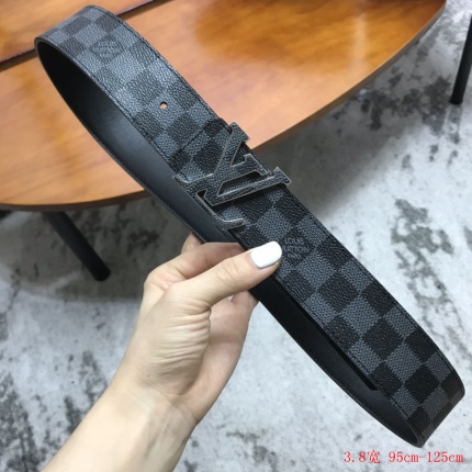 Louis Vuitton AAA Belts in 132939