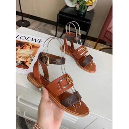 Louis Vuitton Sandals For Women in 133406