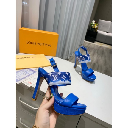 Louis Vuitton Sandals For Women in 133407