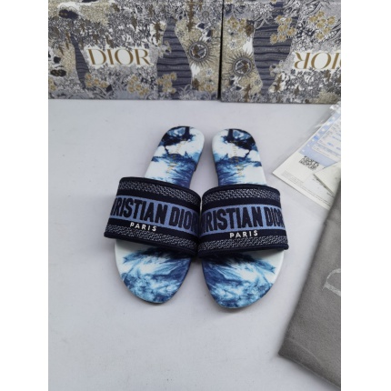 Dior Slippers For Women in 133548