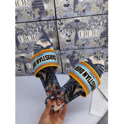 Dior Slippers For Women in 133553