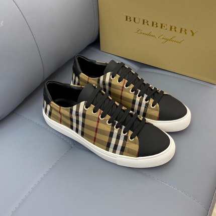 New Arrivals Burberry Sneakers For Men in 133593
