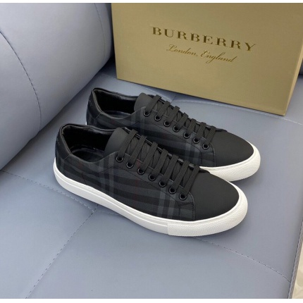 New Arrivals Burberry Sneakers For Men in 133594