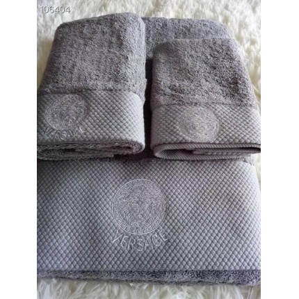 New Arrivals Versace Bath Towels a set in 133679