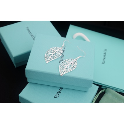 Tiffany Earring in 133712
