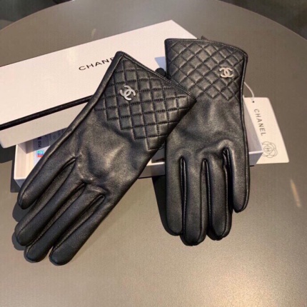 New Arrivals CC Gloves in 133809